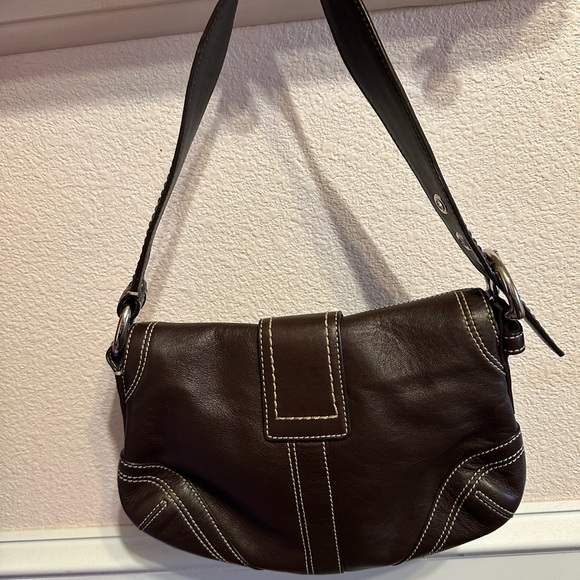 Vintage Coach Soho Flap Chocolate Brown Leather Shoulder Bag w Silver Hardware - Picture 2 of 16